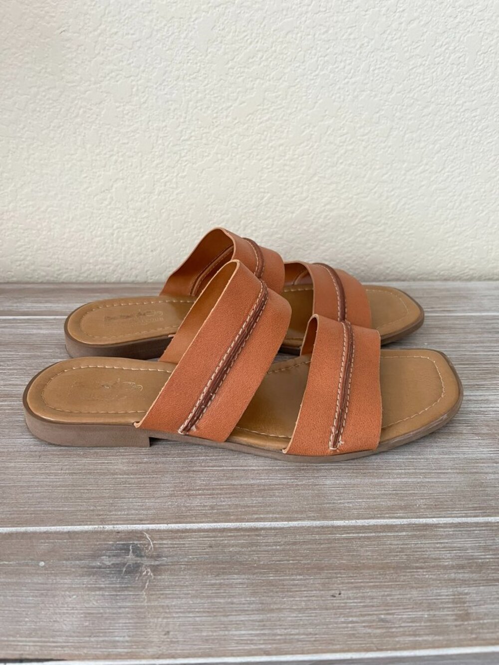Coach and Four Gruppo Made in Italy Leather Double Strap Slide Sandals